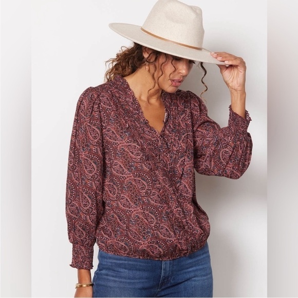 Evereve Tops - Evereve Burgundy Paisley V Neck Blouse Size L